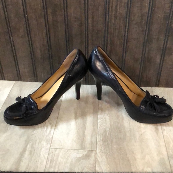 Very nice Nine West heels w/ tassels - Picture 5 of 8